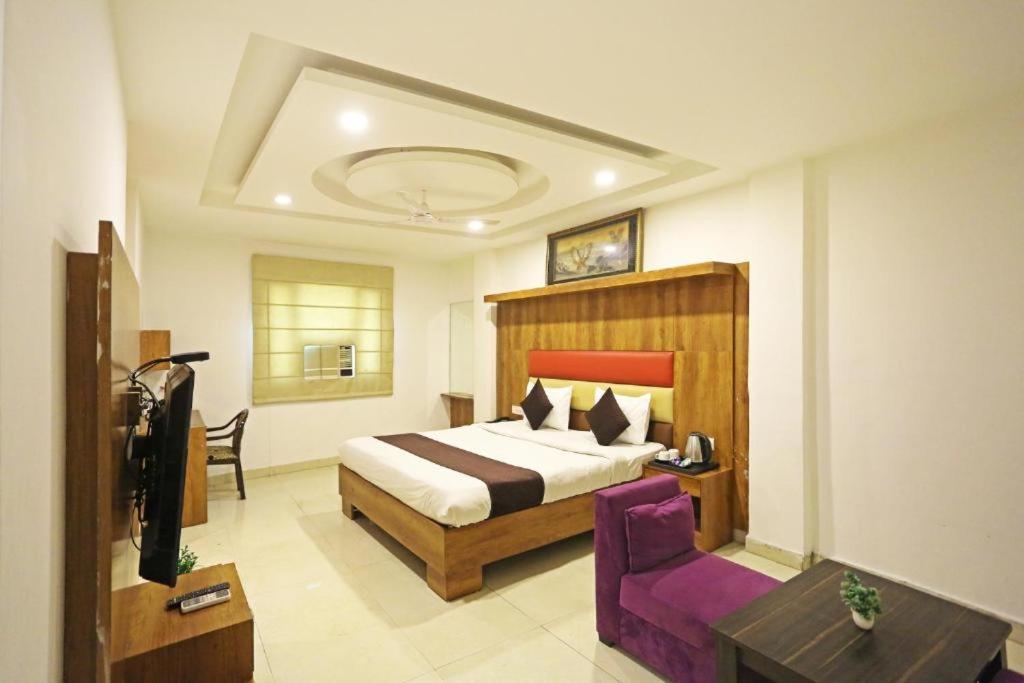 Hotel Urban Luxury Yeni Delhi Dış mekan fotoğraf