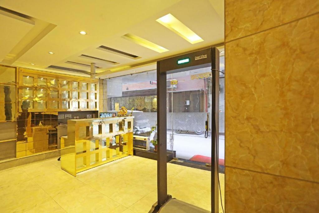 Hotel Urban Luxury Yeni Delhi Dış mekan fotoğraf